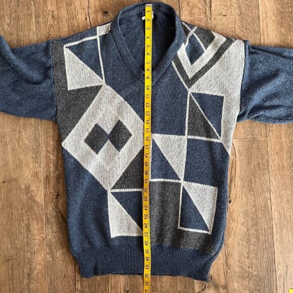 Vintage 90s V-Neck Geometric Print Grandpa Dad Sweater - Picture 9 of 10